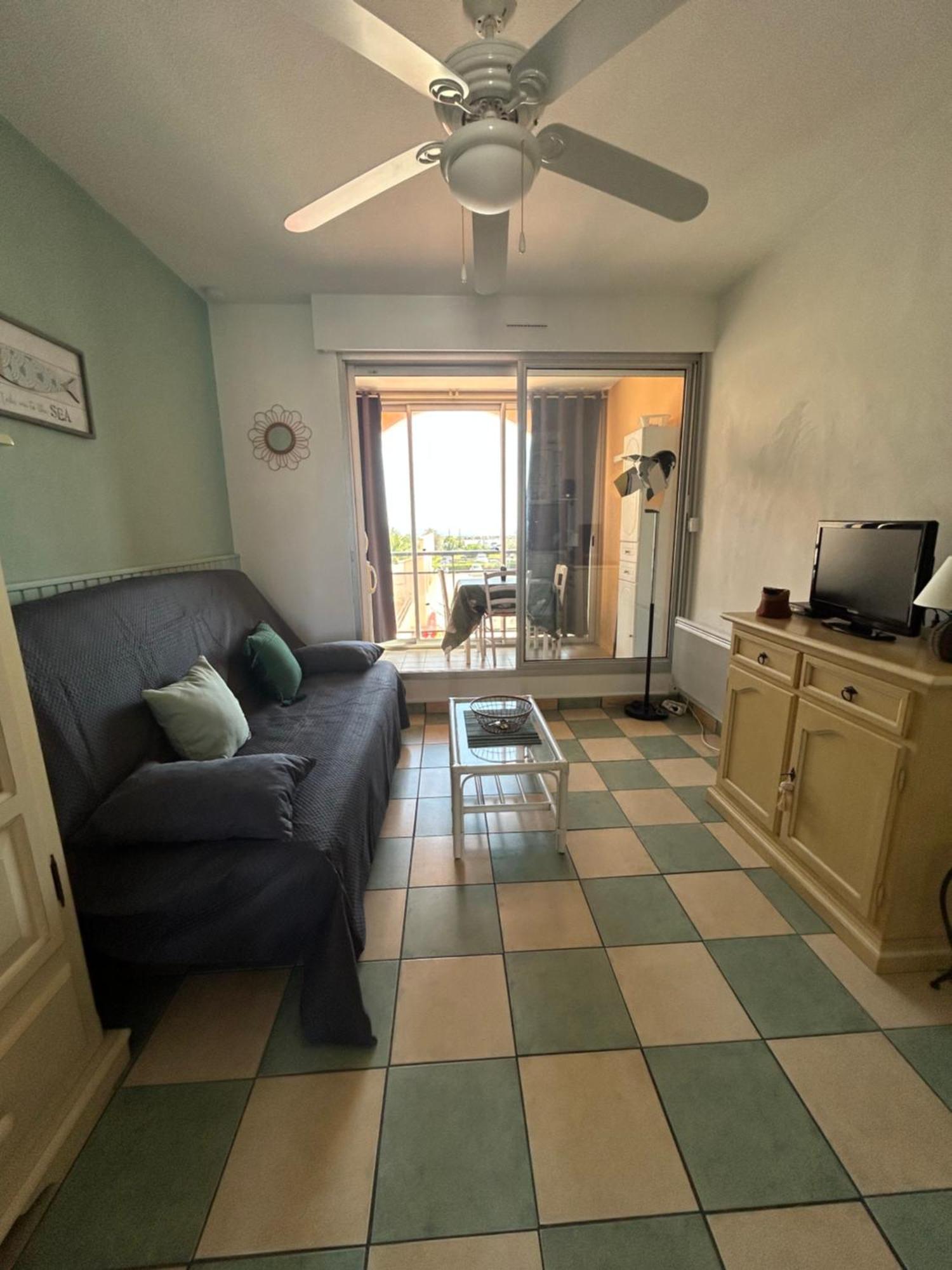 Studio Vue Mer Situe A Cote De La Plage Quartier Des Quilles Сет Экстерьер фото