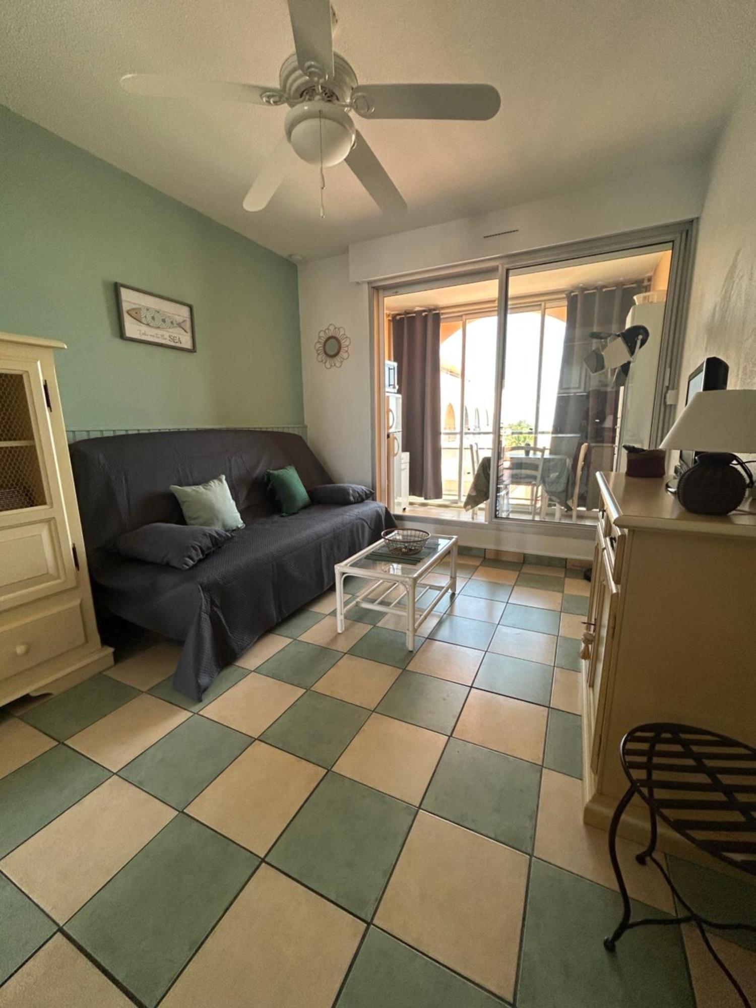 Studio Vue Mer Situe A Cote De La Plage Quartier Des Quilles Сет Экстерьер фото